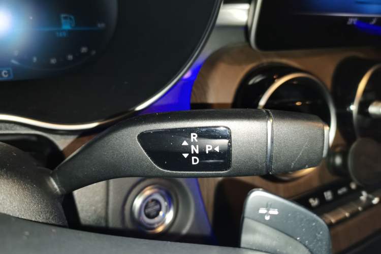 Used Mercedes-Benz C-Class 2019 C 260 Sport Edition Gear Lever