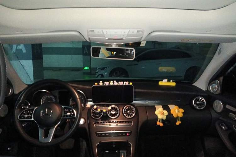 Used Mercedes-Benz C-Class 2019 C 260 L Headliner