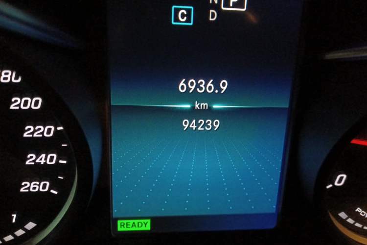 Used Mercedes-Benz C-Class 2019 C 260 L Odometer Close Up