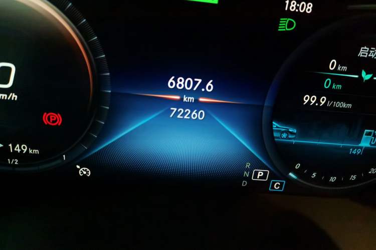 Used Mercedes-Benz C-Class 2019 C 260 Sport Edition Odometer Close Up