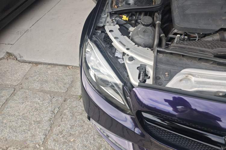 Used Mercedes-Benz C-Class 2019 C 260 4MATIC Estate Right Front Headlight