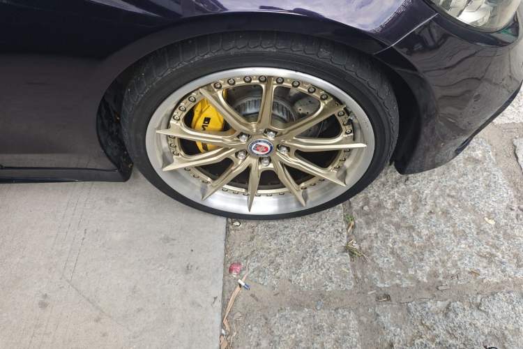 Used Mercedes-Benz C-Class 2019 C 260 4MATIC Estate Right Front Wheel Hub