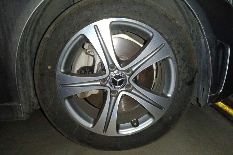 Used Mercedes-Benz C-Class 2019 C 260 L Right Front Wheel Hub