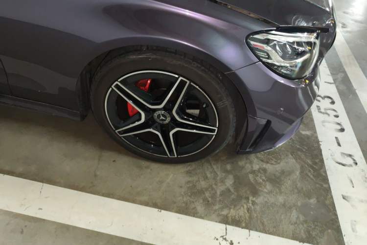 Used Mercedes-Benz C-Class 2019 C 260 Coupe Right Front Wheel Hub