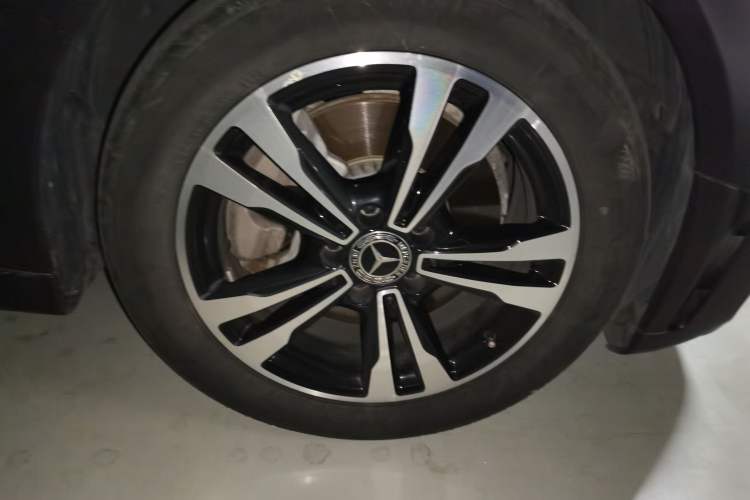 Used Mercedes-Benz C-Class 2019 C 260 Sport Edition Right Front Wheel Hub