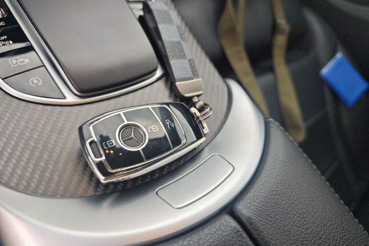 Used Mercedes-Benz C-Class 2019 C 260 4MATIC Estate Vehicle Key
