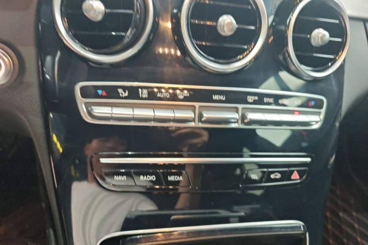 Used Mercedes-Benz C-Class 2019 C 260 Sport Edition Audio And AC Panel