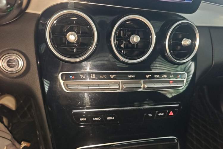 Used Mercedes-Benz C-Class 2019 C 260 Sport Edition Audio And AC Panel