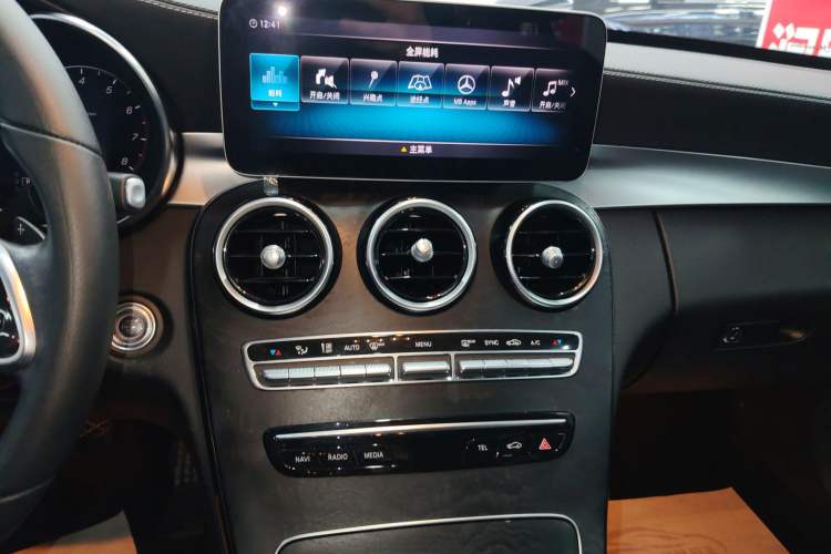 Used Mercedes-Benz C-Class 2019 C 260 L Sport Edition Audio And AC Panel
