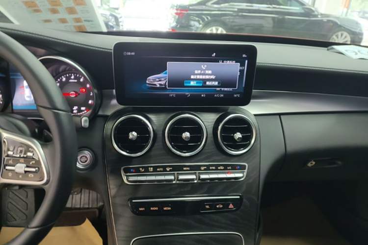 Used Mercedes-Benz C-Class 2019 C 180 L Fashion Edition Sport Version Audio And AC Panel