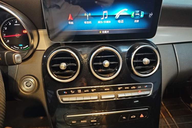Used Mercedes-Benz C-Class 2019 C 260 Sport Edition Audio And AC Panel