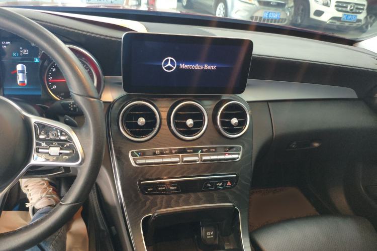 Used Mercedes-Benz C-Class 2019 C 180 L Dynamic Sports Edition Audio And AC Panel