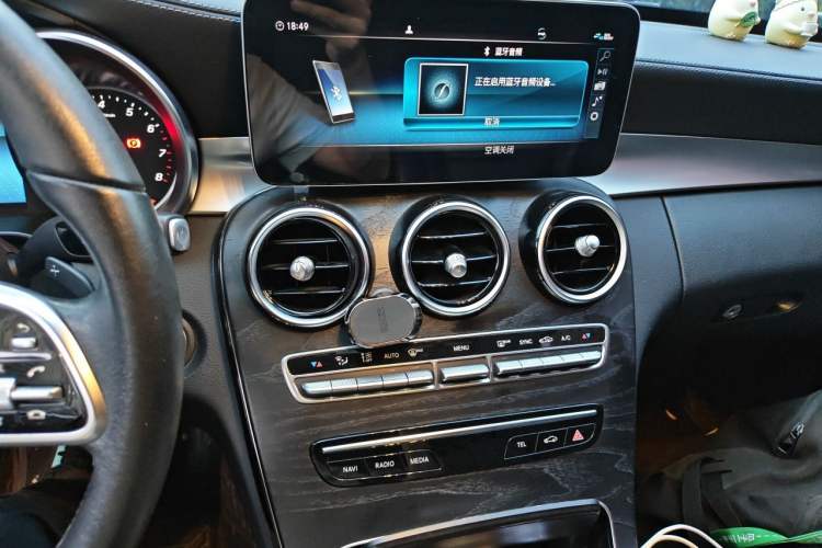 Used Mercedes-Benz C-Class 2019 C 180 L Fashion Edition Sport Version Audio And AC Panel