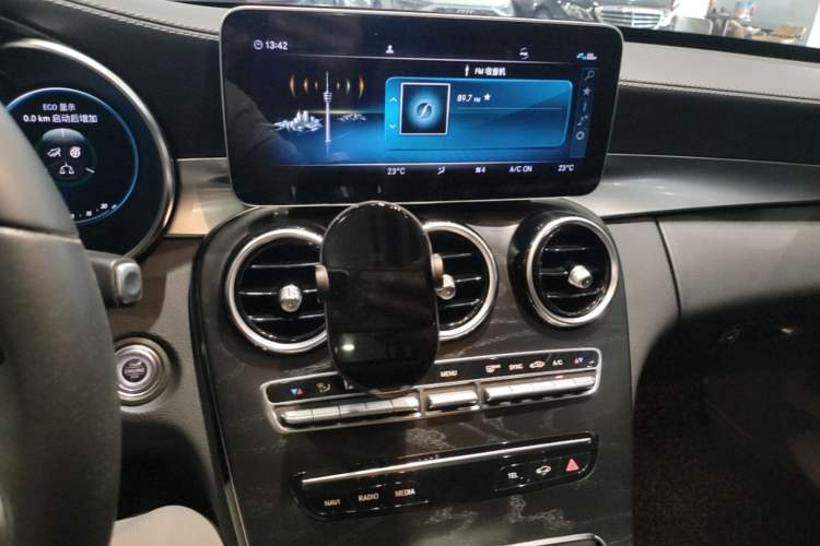 Used Mercedes-Benz C-Class 2019 Restyled C 260 L Sport Edition Audio And AC Panel