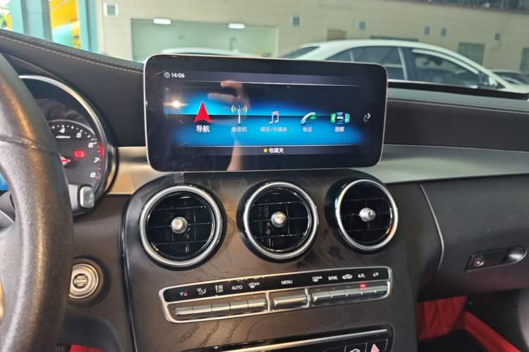 Used Mercedes-Benz C-Class 2019 C 180 L Fashion Edition Sport Version Audio And AC Panel