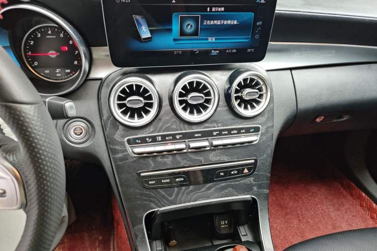Used Mercedes-Benz C-Class 2019 C 180 L Fashion Edition Sport Version Audio And AC Panel