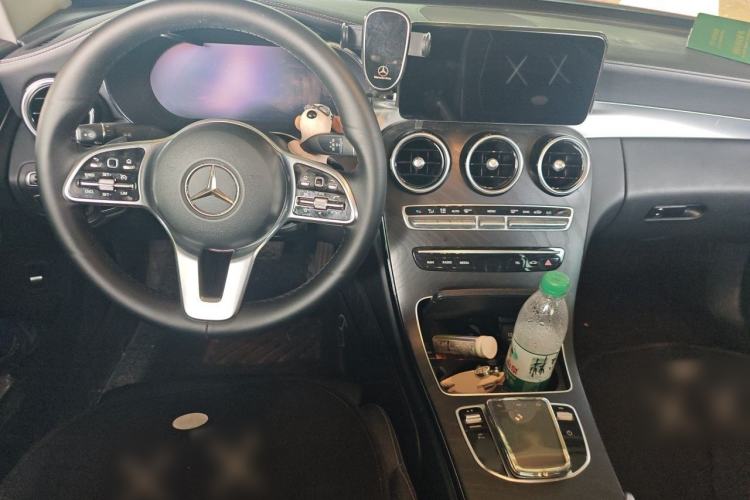 Used Mercedes-Benz C-Class 2019 C 180 L Fashion Edition Sport Version Center Console