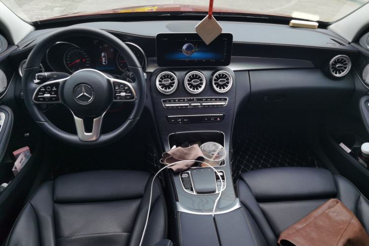 Used Mercedes-Benz C-Class 2019 C 180 L Fashion Edition Sport Version Center Console