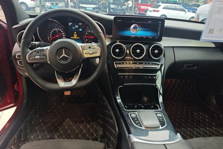 Used Mercedes-Benz C-Class 2019 C 260 Sport Edition Center Console