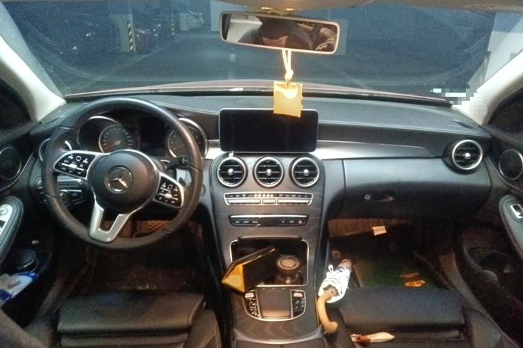 Used Mercedes-Benz C-Class 2019 C 180 L Fashion Edition Sport Version Center Console