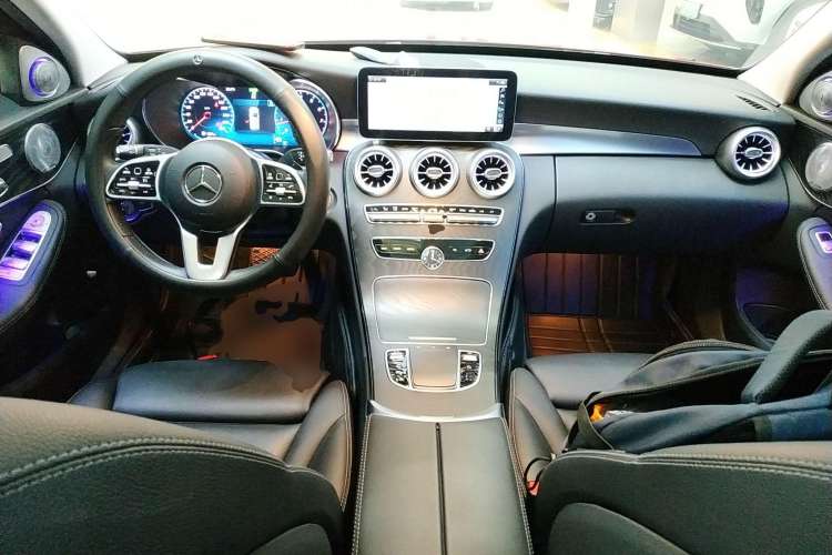 Used Mercedes-Benz C-Class 2019 C 260 Estate Center Console