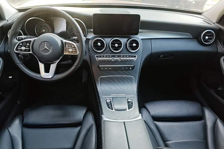 Used Mercedes-Benz C-Class 2019 C 260 L Sport Edition Center Console