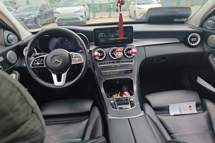 Used Mercedes-Benz C-Class 2019 C 260 L Sport Edition Center Console