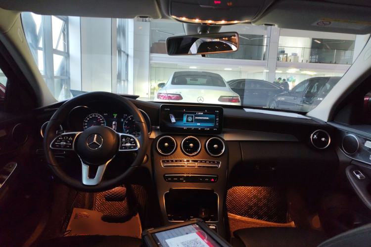 Used Mercedes-Benz C-Class 2019 C 260 L Sport Edition Center Console