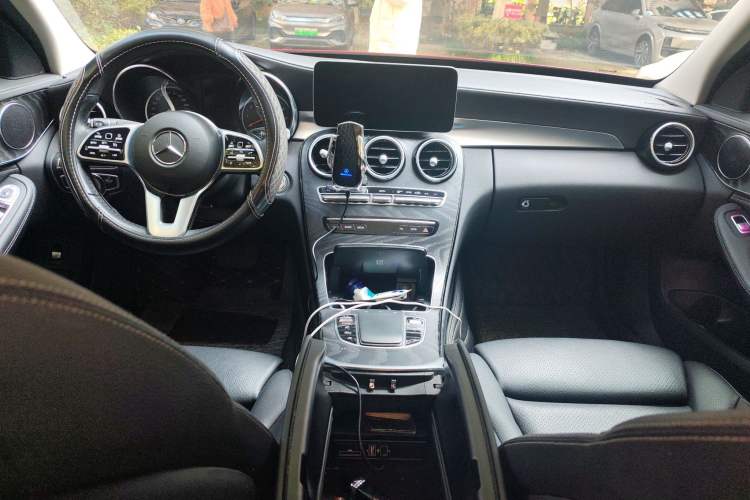 Used Mercedes-Benz C-Class 2019 C 260 L Sport Edition Center Console