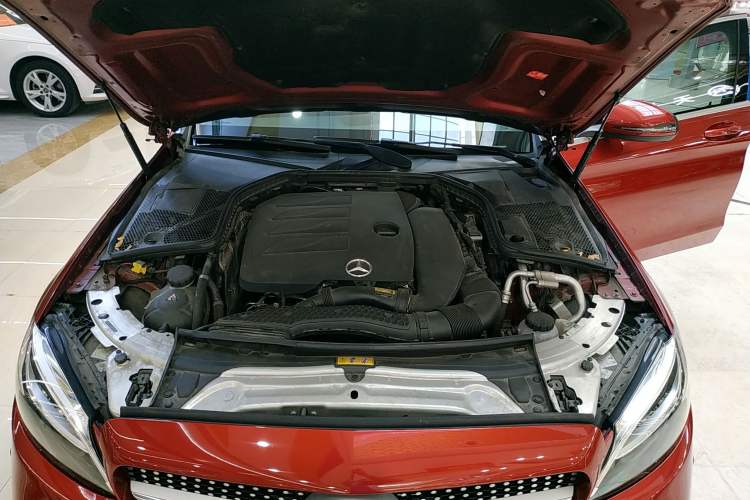 Used Mercedes-Benz C-Class 2019 C 260 Estate Engine Bay