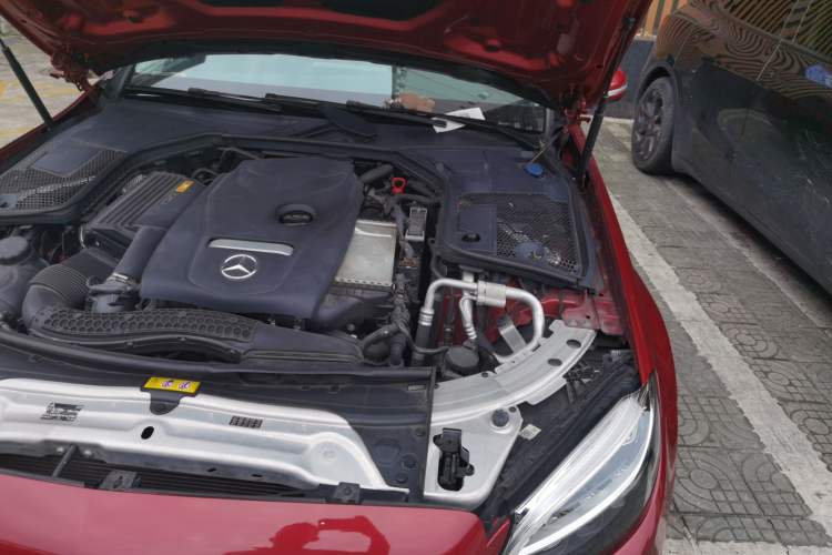 Used Mercedes-Benz C-Class 2019 C 180 L Fashion Edition Sport Version Engine Bay Left