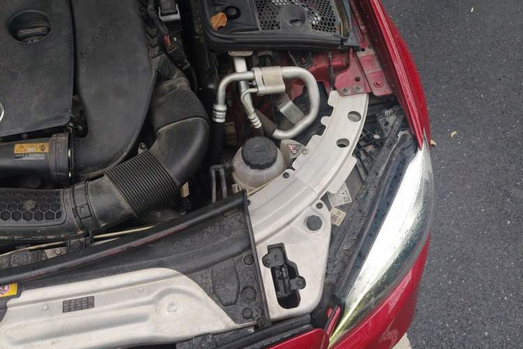 Used Mercedes-Benz C-Class 2019 Restyled C 260 L Sport Edition Engine Bay Left