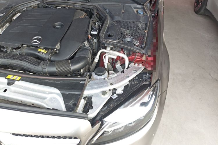 Used Mercedes-Benz C-Class 2019 C 260 Estate Engine Bay Left