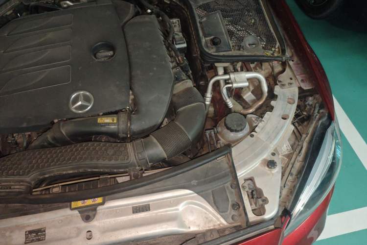 Used Mercedes-Benz C-Class 2019 C 260 L Sport Edition Engine Bay Left