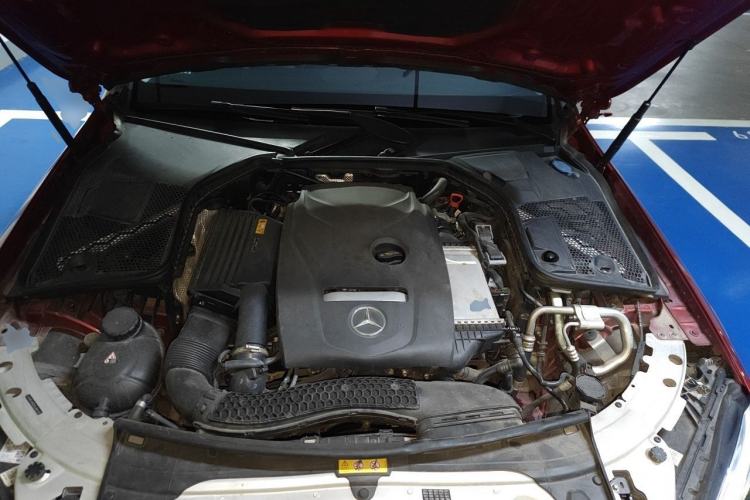 Used Mercedes-Benz C-Class 2019 C 180 L Fashion Model Engine Bay