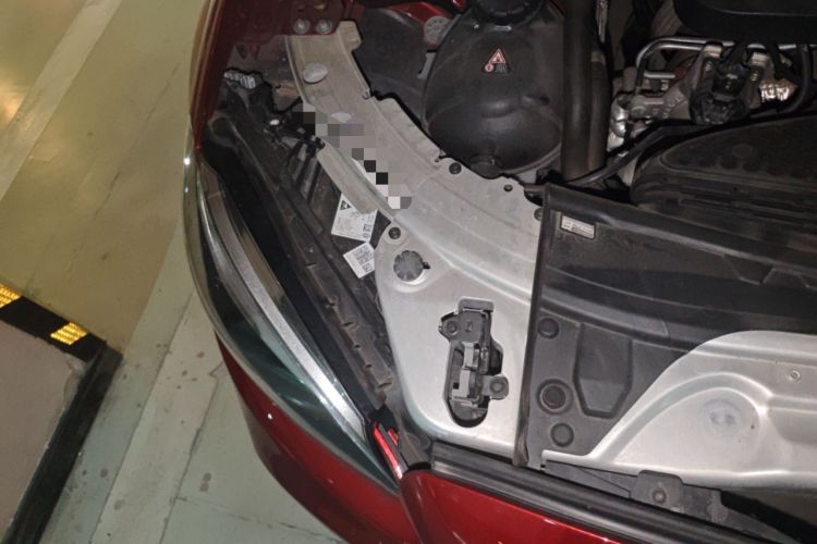 Used Mercedes-Benz C-Class 2019 C 260 Coupe Engine Bay Right