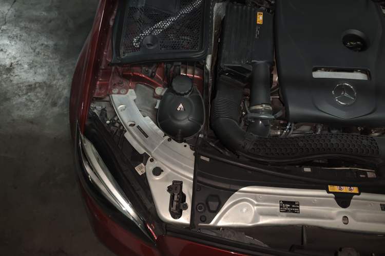 Used Mercedes-Benz C-Class 2019 C 180 L Fashion Edition Sport Version Engine Bay Right
