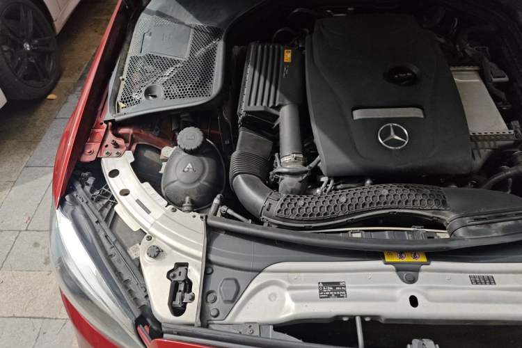 Used Mercedes-Benz C-Class 2019 C 180 L Fashion Edition Sport Version Engine Bay Right