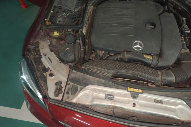Used Mercedes-Benz C-Class 2019 C 260 L Sport Edition Engine Bay Right