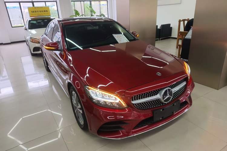 Used Mercedes-Benz C-Class 2019 C 180 L Fashion Edition Sport Version Front Right 45 Deg