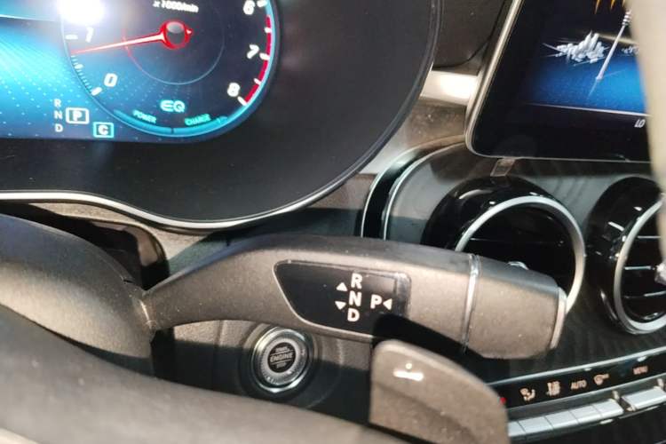 Used Mercedes-Benz C-Class 2019 Restyled C 260 L Sport Edition Gear Lever
