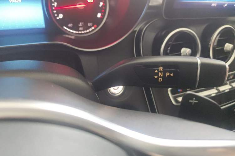 Used Mercedes-Benz C-Class 2019 C 180 L Fashion Edition Sport Version Gear Lever
