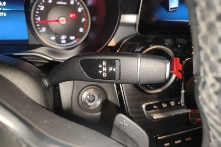 Used Mercedes-Benz C-Class 2019 C 180 L Fashion Edition Sport Version Gear Lever