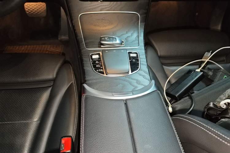 Used Mercedes-Benz C-Class 2019 C 180 L Fashion Edition Sport Version Gear Lever