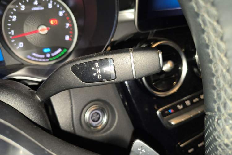 Used Mercedes-Benz C-Class 2019 C 260 Sport Edition Gear Lever