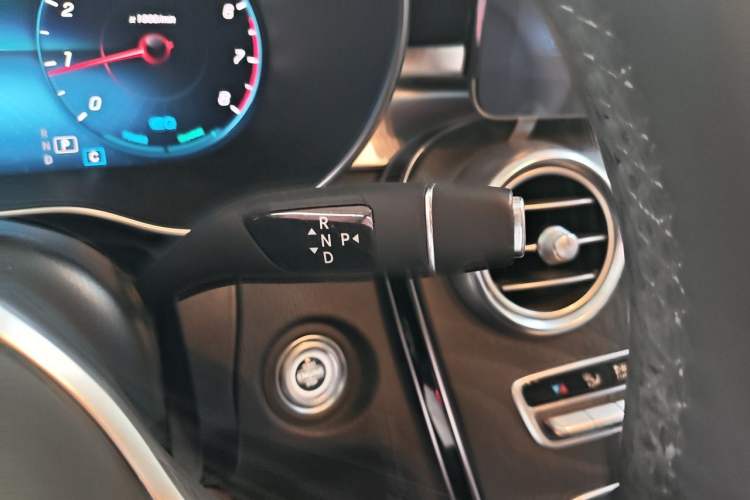 Used Mercedes-Benz C-Class 2019 C 260 Estate Gear Lever