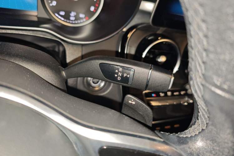 Used Mercedes-Benz C-Class 2019 C 180 L Fashion Edition Sport Version Gear Lever