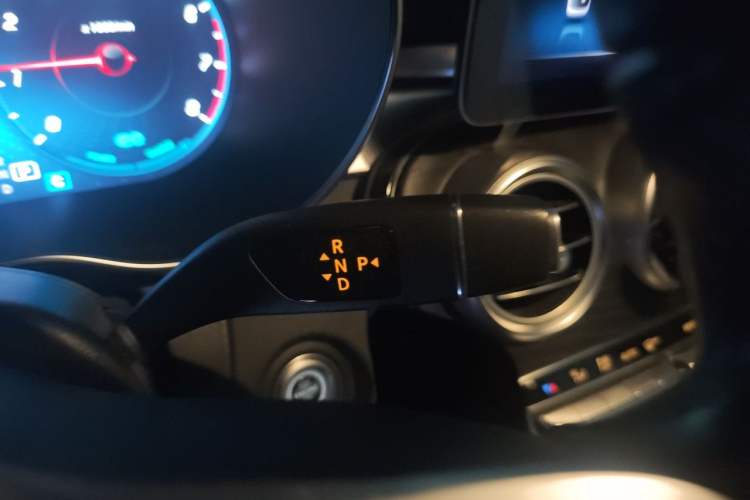 Used Mercedes-Benz C-Class 2019 C 260 Estate Gear Lever