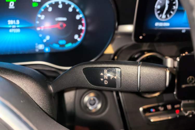 Used Mercedes-Benz C-Class 2019 Restyled C 260 L Sport Edition Gear Lever