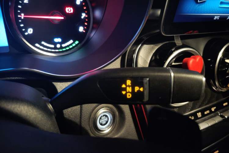 Used Mercedes-Benz C-Class 2019 C 260 L Sport Edition Gear Lever